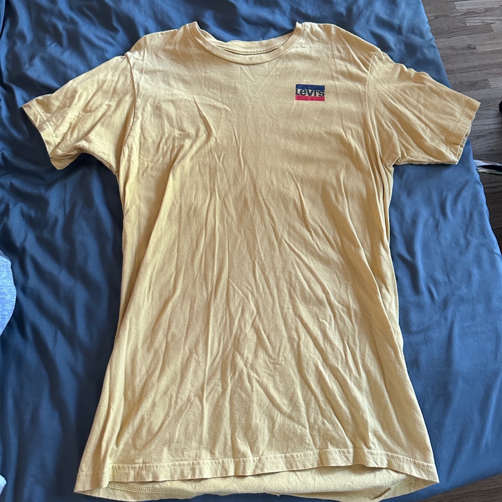 LEVI’S T-SHIRT
